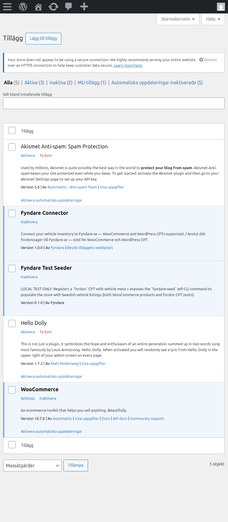 WordPress Tillägg-sidan efter aktivering — Fyndare Connector listad som aktiverad
