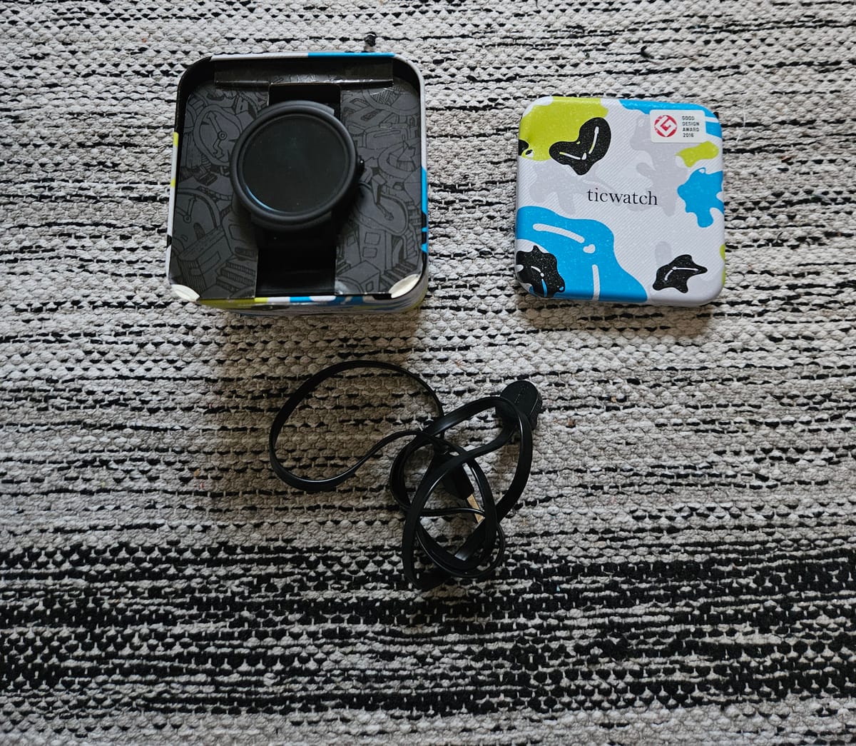 Fin smartklocka med Touch (oanvänt)