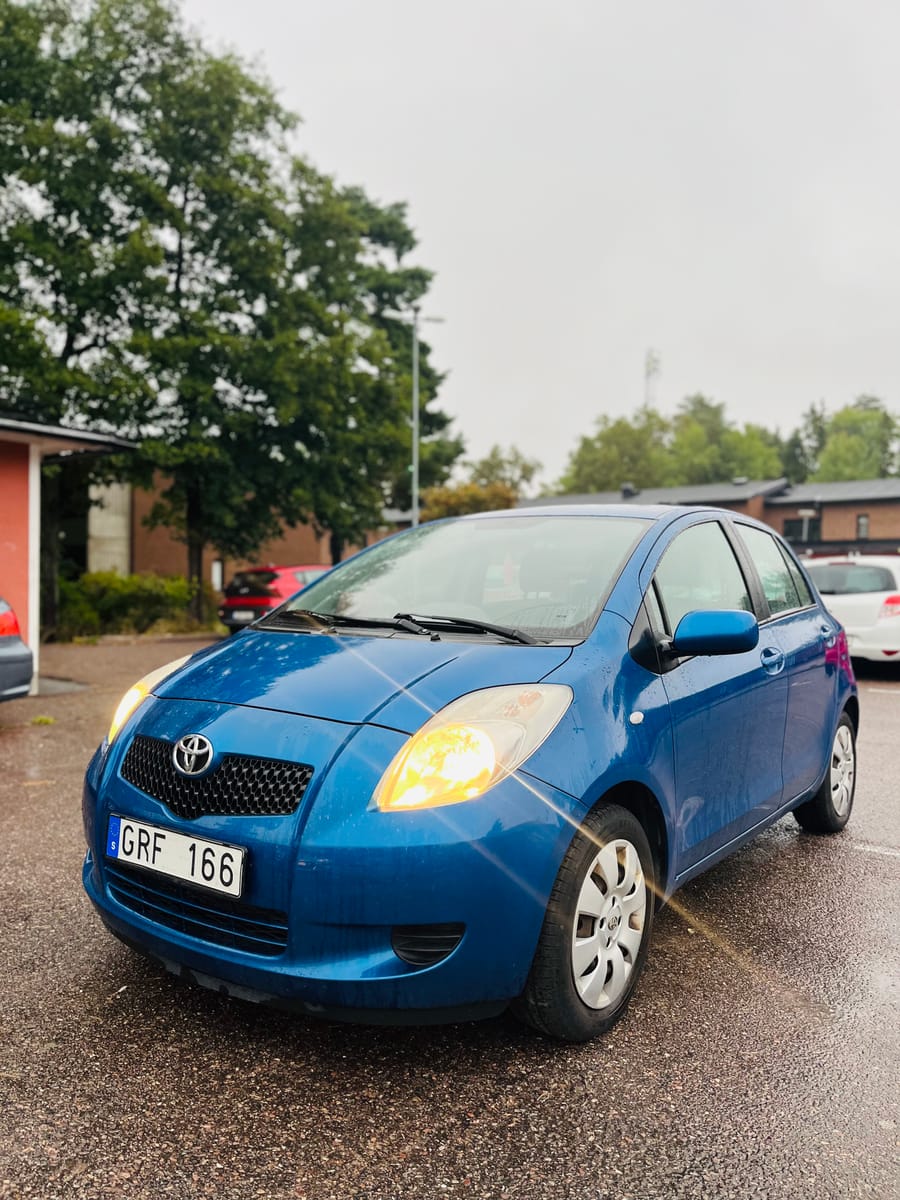 Toyota Yaris 5-d, blå