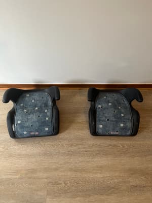 Bortskänkes – 2 bälteskuddar AKTA
