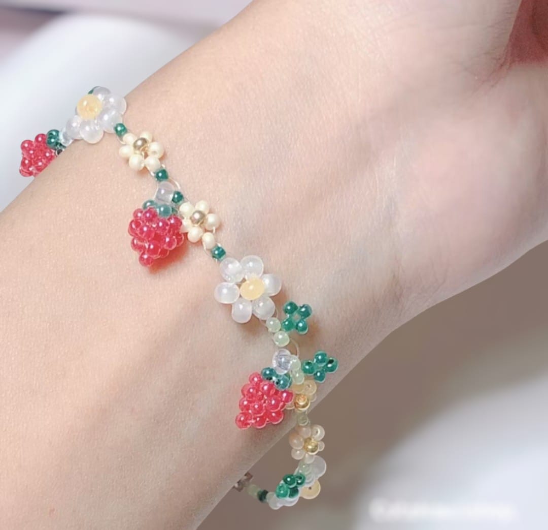 Summer Berry Armband