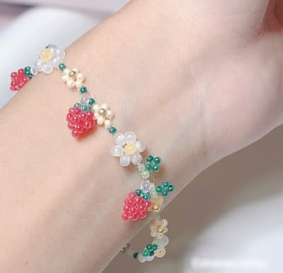 Summer Berry Armband